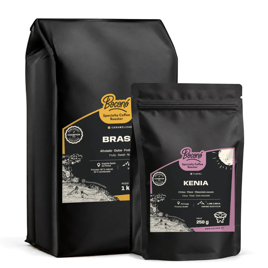 Bolsas negras de café de especialidad de Boconó, tostado en Madrid: Brasil de 1 kg, con el marco miel del perfil caramelizado, y Kenia de 250 g, con el marco malva del perfil floral.