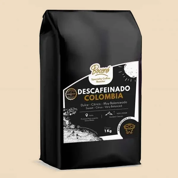 Bolsa negra de 1 kg de Boconó con la etiqueta del descafeinado de Colombia por método Swiss Water.