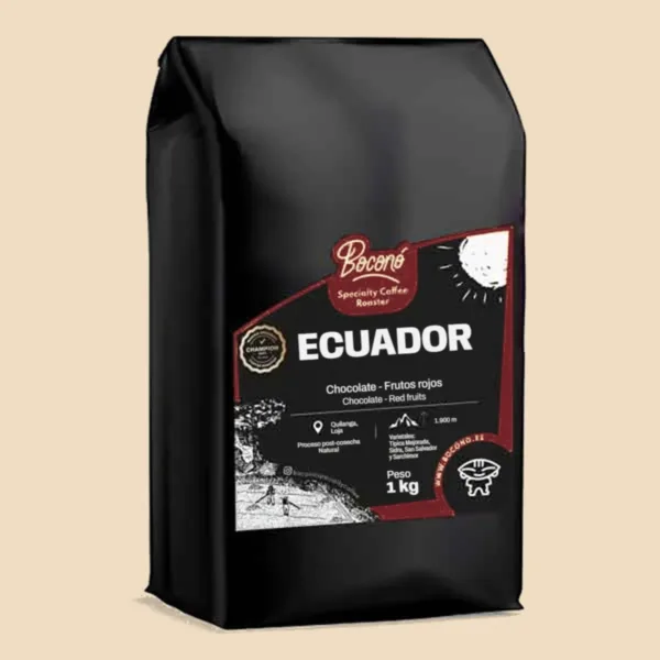 Bolsa negra de 1 kg de Boconó con la etiqueta de Ecuador natural, de la Finca El Halo en Quilanga (Loja), y sus notas de cata: chocolate y frutos rojos.