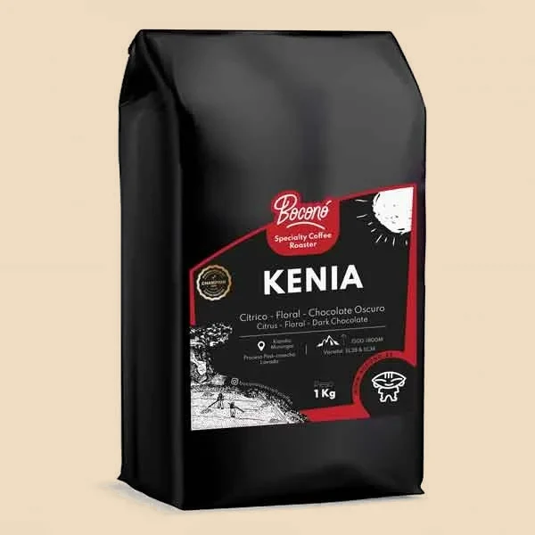 Bolsa negra de 1 kg de Boconó con la etiqueta de Kenia y las notas de cata impresas al frente.